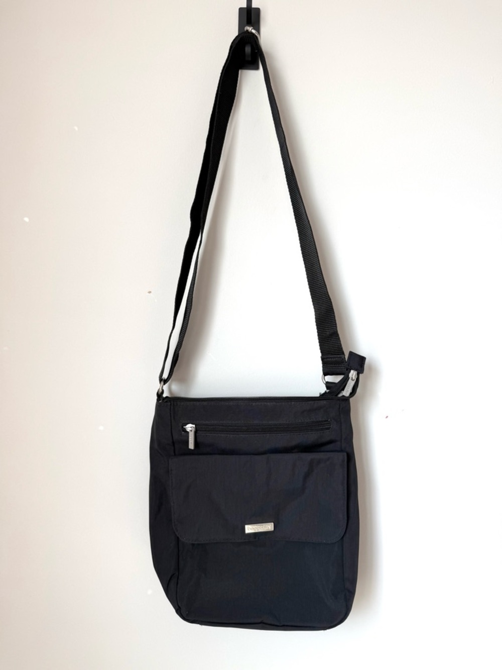 Baggallini Black Travel Crossbody Bag with Front Flap Pocket